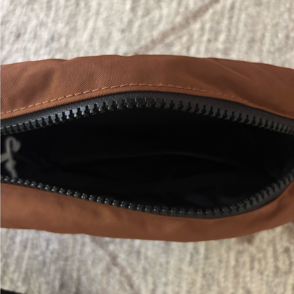 NWT BAGGU Brown Camera Crossbody Bag - Picture 6 of 6